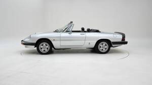 Image 8/15 of Alfa Romeo 2000 Spider (1984)