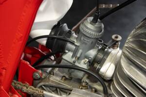 Image 49/50 of CZ 250 (1977)