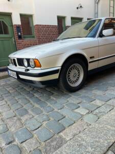 Bild 10/82 von BMW 525i (1993)