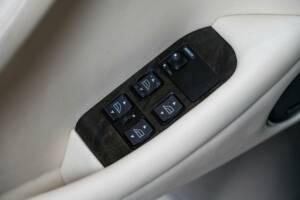 Image 26/50 of Jaguar XJR 4.0 (1995)