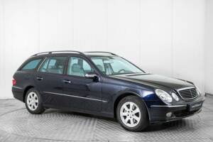 Bild 5/50 von Mercedes-Benz E 320 T 4MATIC (2004)
