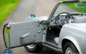 Image 20/49 of Mercedes-Benz 230 SL (1964)