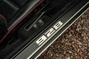 Image 29/50 of Porsche 928 S4 (1990)