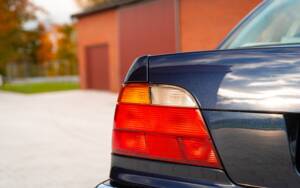 Image 19/55 of BMW 740i (1997)