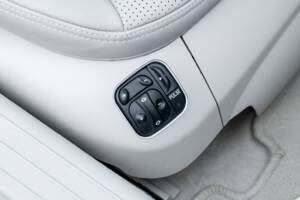 Image 28/42 of Mercedes-Benz SL 65 AMG (2006)