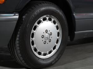 Afbeelding 16/52 van Mercedes-Benz 560 SEL (1988)