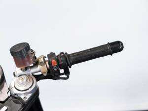 Image 11/50 of Moto Guzzi DUMMY (2005)