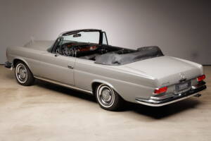 Image 16/45 of Mercedes-Benz 250 SE (1967)