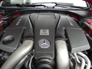 Image 72/99 of Mercedes-Benz SL 63 AMG (2012)