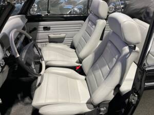 Image 22/41 de Volkswagen Coccinelle 1303 LS (1974)