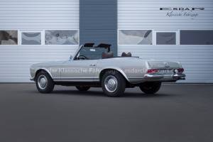 Image 2/26 of Mercedes-Benz 230 SL (1966)