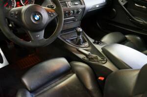 Bild 21/32 von BMW M6 (2006)