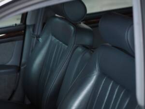 Bild 50/55 von Audi A8 3.7 quattro (2000)