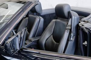 Image 18/46 of Mercedes-Benz SL 320 (1998)