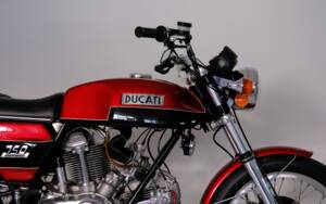 Immagine 3/96 di Ducati 750 GT (1974)