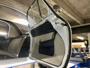 Immagine 36/50 di Piaggio Vespa 400 (1961)