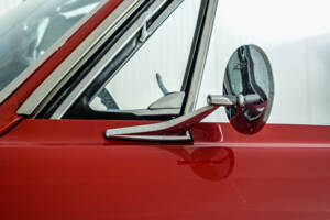 Image 35/50 of Chevrolet Corvair Monza Convertible (1966)
