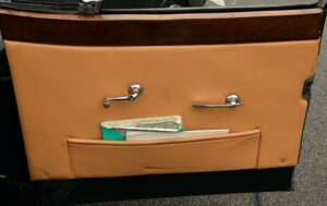 Image 43/50 of Jaguar XK 120 FHC (1953)