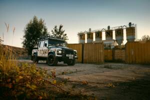 Bild 41/42 von Land Rover Defender Works V8 Trophy (2012)