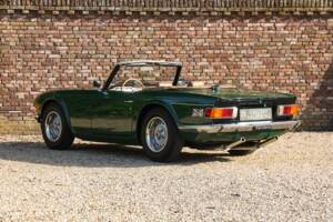 Immagine 36/50 di Triumph TR 6 (1976)