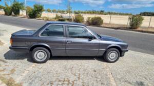 Image 26/100 of BMW 323i (1984)