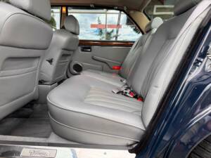 Image 17/20 de Daimler Double Six (1993)