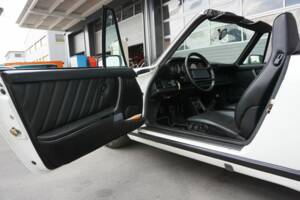 Bild 34/51 von Porsche 911 Carrera 3.2 (1986)