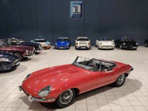 Image 1/28 of Jaguar E-Type 3.8 (1964)