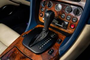 Immagine 37/46 di Aston Martin DB 7 Vantage Volante (2000)