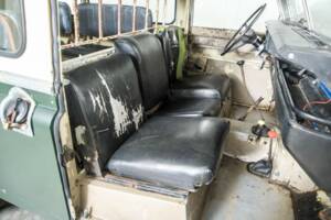 Image 16/50 of Land Rover 109 (1978)