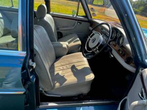 Image 27/57 de Mercedes-Benz 280 SE 3,5 (1972)