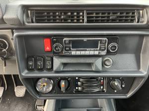 Image 23/33 of Mercedes-Benz 200 GE (SWB) (1987)
