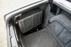 Image 41/43 of Mercedes-Benz SL 280 (2002)