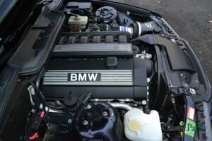 Image 49/50 of BMW 323i (1998)