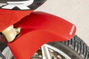 Bild 19/47 von Honda VFR 400 R (1988)
