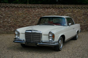 Image 32/50 of Mercedes-Benz 280 SE 3,5 (1970)