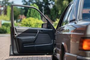 Immagine 19/73 di Mercedes-Benz 190 D 2.5 (1990)