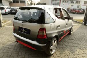 Image 7/41 of Mercedes-Benz A 160 "F1 Häkkinen Edition" (1999)