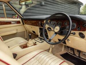 Image 4/75 de Aston Martin V8 Vantage (1985)