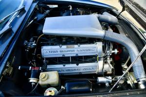 Image 3/16 of Aston Martin V8 (1976)