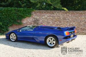 Image 30/50 of Lamborghini Diablo VT Roadster (1996)