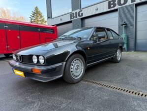 Imagen 1/22 de Alfa Romeo GTV 2.0 (1983)