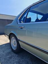 Image 12/50 de BMW 745i (1982)