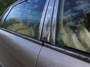 Image 16/19 of Jaguar XJ 8 Sovereign (1999)