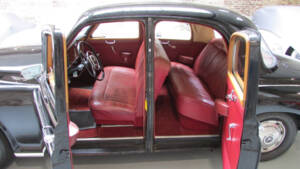 Image 22/26 of Rover 110 (1964)