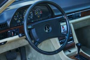 Bild 3/50 von Mercedes-Benz 560 SEC (1987)