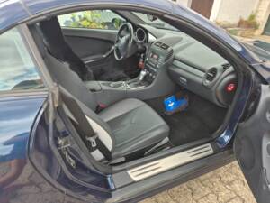 Afbeelding 16/22 van Mercedes-Benz SLK 200 Kompressor (2006)