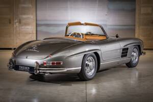 Image 5/22 de Mercedes-Benz 300 SL Roadster (1961)
