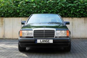 Image 3/63 of Mercedes-Benz 300 CE (1991)