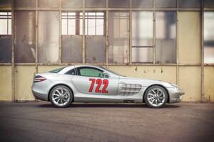 Image 19/61 of Mercedes-Benz SLR McLaren (2004)
